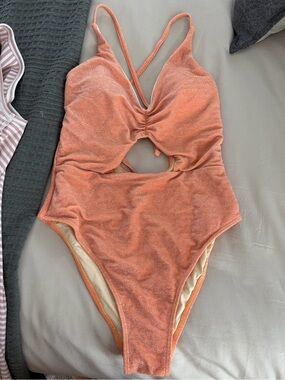Berlook NWT Shimmer One-Piece Swimsuit in Coral Peach
